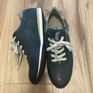 Paul Green shoes EUC